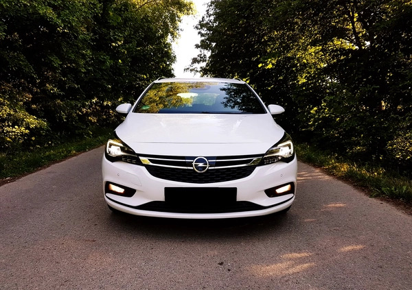 Opel Astra cena 46700 przebieg: 168300, rok produkcji 2019 z Bochnia małe 436
